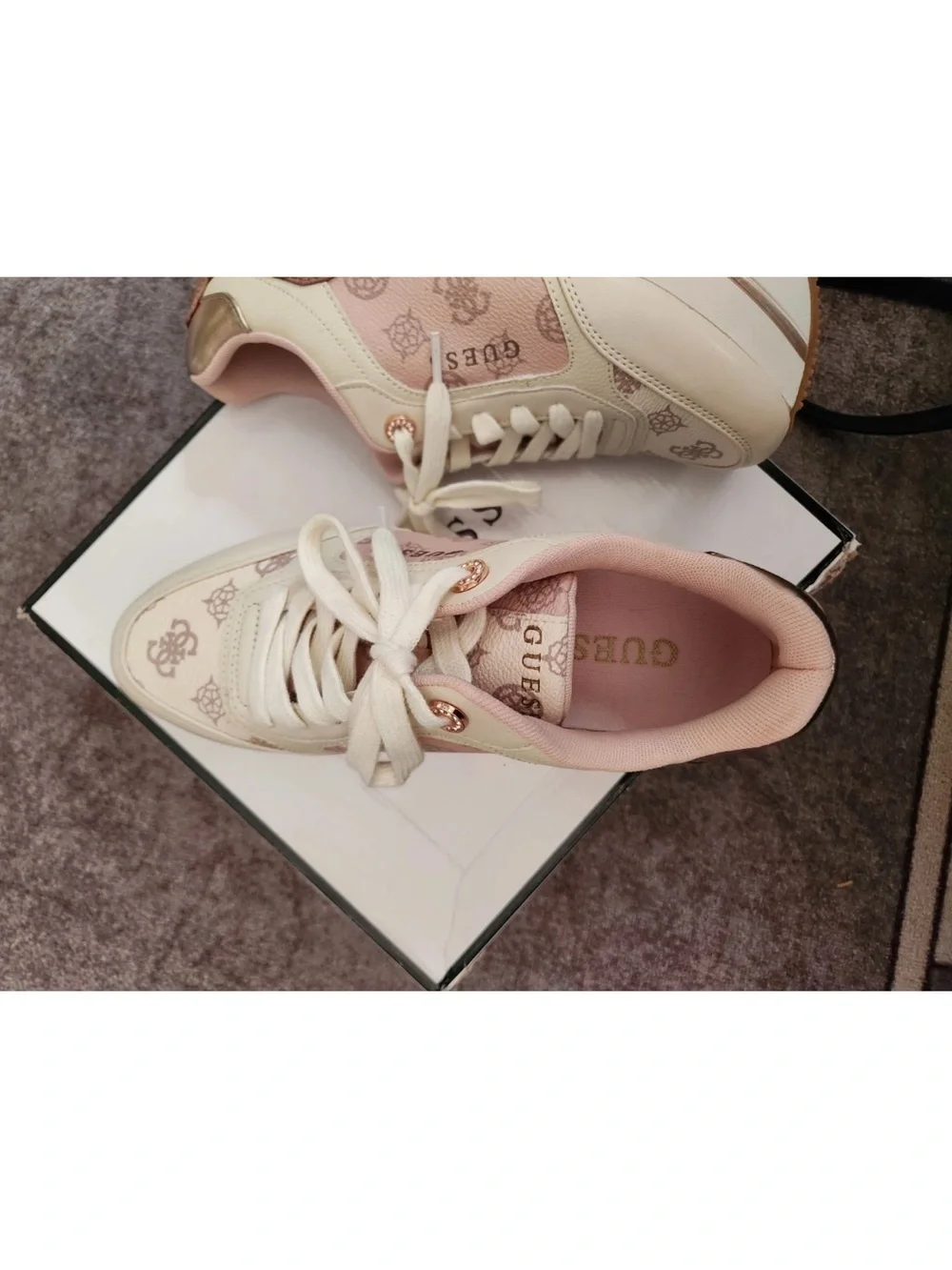GUESS CAMRIO Retro Pink & White Platform Lace-Up Sneakers with Gold Accents